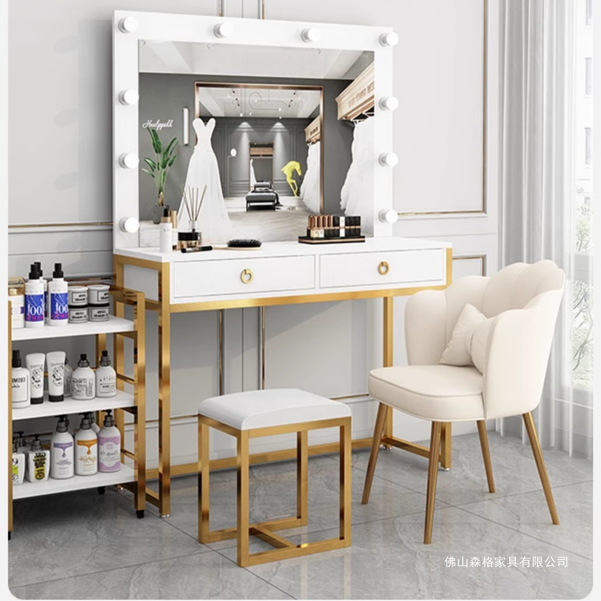 Studio dresser with lamp mirro - Beauty And Makeup Studio recension och pris