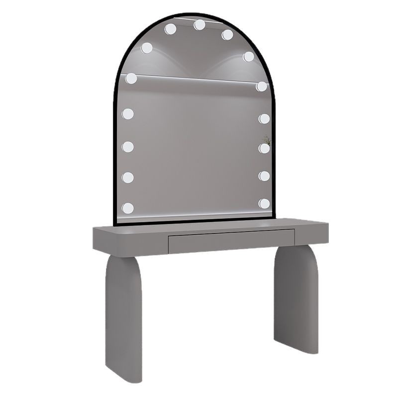 Dresser with lamp Makeup artis - Beauty And Makeup Studio recension och pris