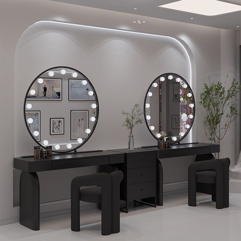 Dresser with lamp Makeup artis - Beauty And Makeup Studio recension och pris