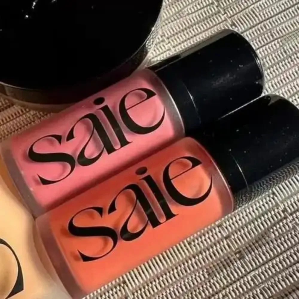 Saie Blush Liquide, Contouring - Rare Beauty Makeup Highlighter recension och pris