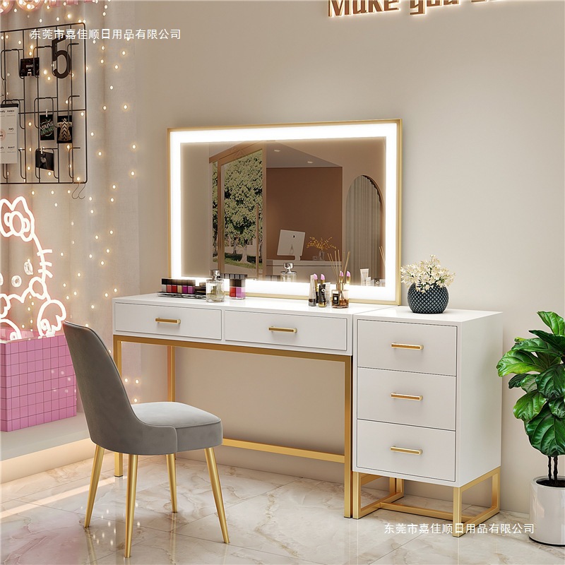 Nail art makeup artist studio  - Beauty And Makeup Studio recension och pris